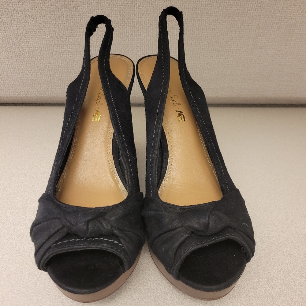 American Eagle Black Faux Suede Wedges Size 8